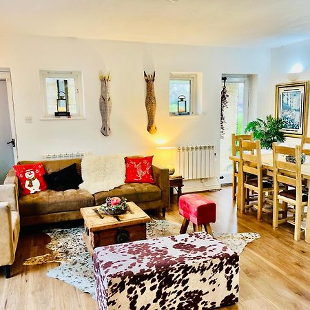 Castleford Cottage , Lowermill Estate Somerford Keynes 외부 사진