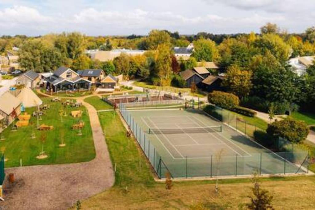 Castleford Cottage , Lowermill Estate Somerford Keynes 외부 사진